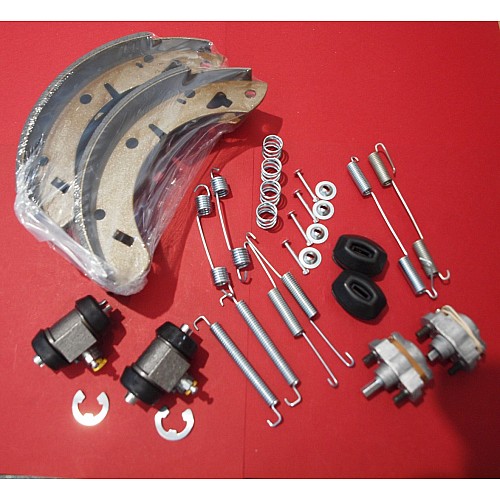 MGB GT 1968 80 rear brake service kit. DMG102