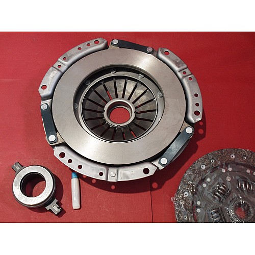 MGBGT & MGB Roadster Clutch Kit 19621980 (with upgraded roller release